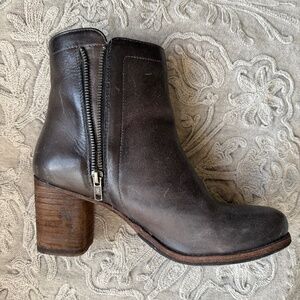Frye ankle boots weathered grey zip wood heel sz 9